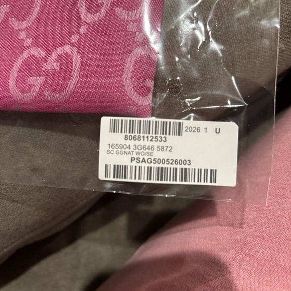 Gucci Hot Pink GG Jacquard Scarf - Picture 5 of 7